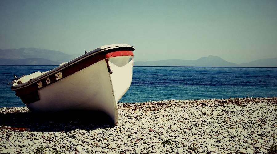 picture of boat on shore