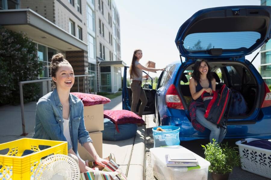 students receiving a storage discount in Dallas